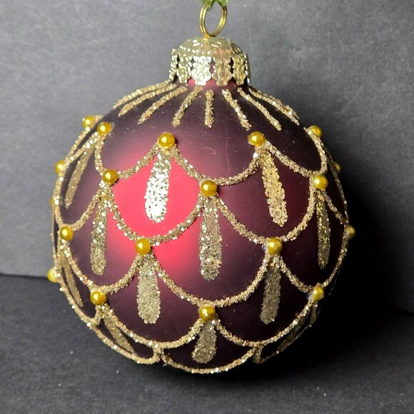 Frontgate Burgundy Glass Christmas Ornament 4" Gold Glitter Beaded Scallop - Picture 1 of 8